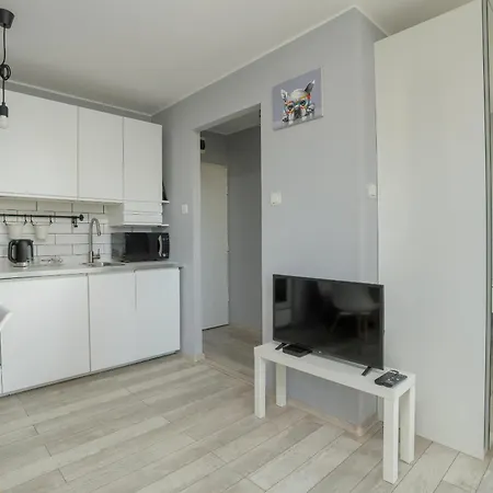 Stylish Near Hala Arena By Renters Apartamento *