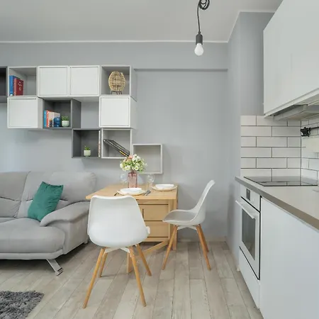 Stylish Near Hala Arena By Renters Apartamento